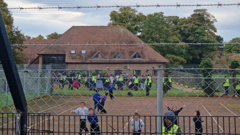 Child refugees detained at Manston
